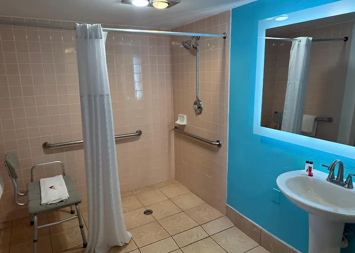 Howard Johnson By Wyndham Ft. Myers Fl